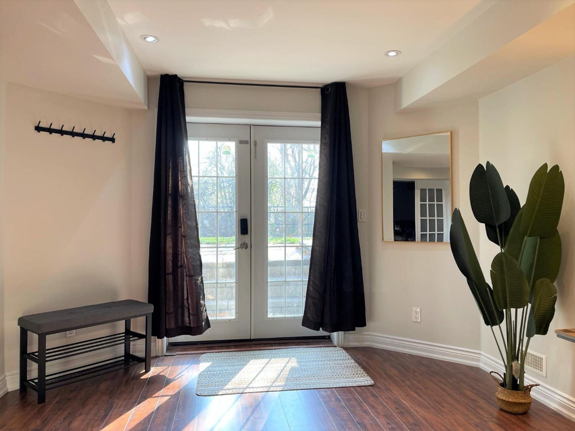 Cozy Lovely Ravine Facing Suite. Mississauga Esterno foto