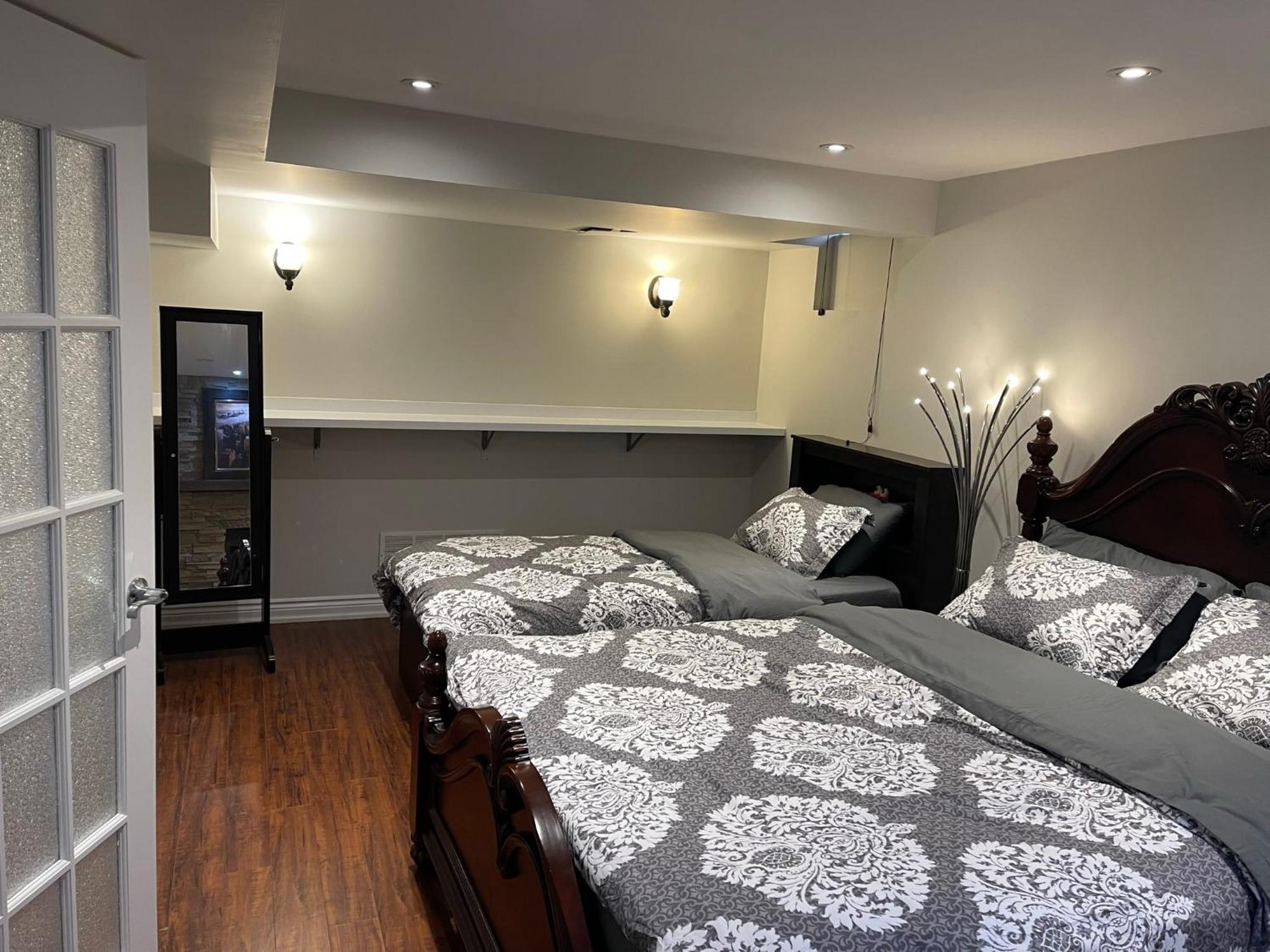Cozy Lovely Ravine Facing Suite. Mississauga Esterno foto